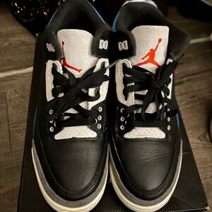 Jordan Retro OG Black and Gray Box with Red Logo